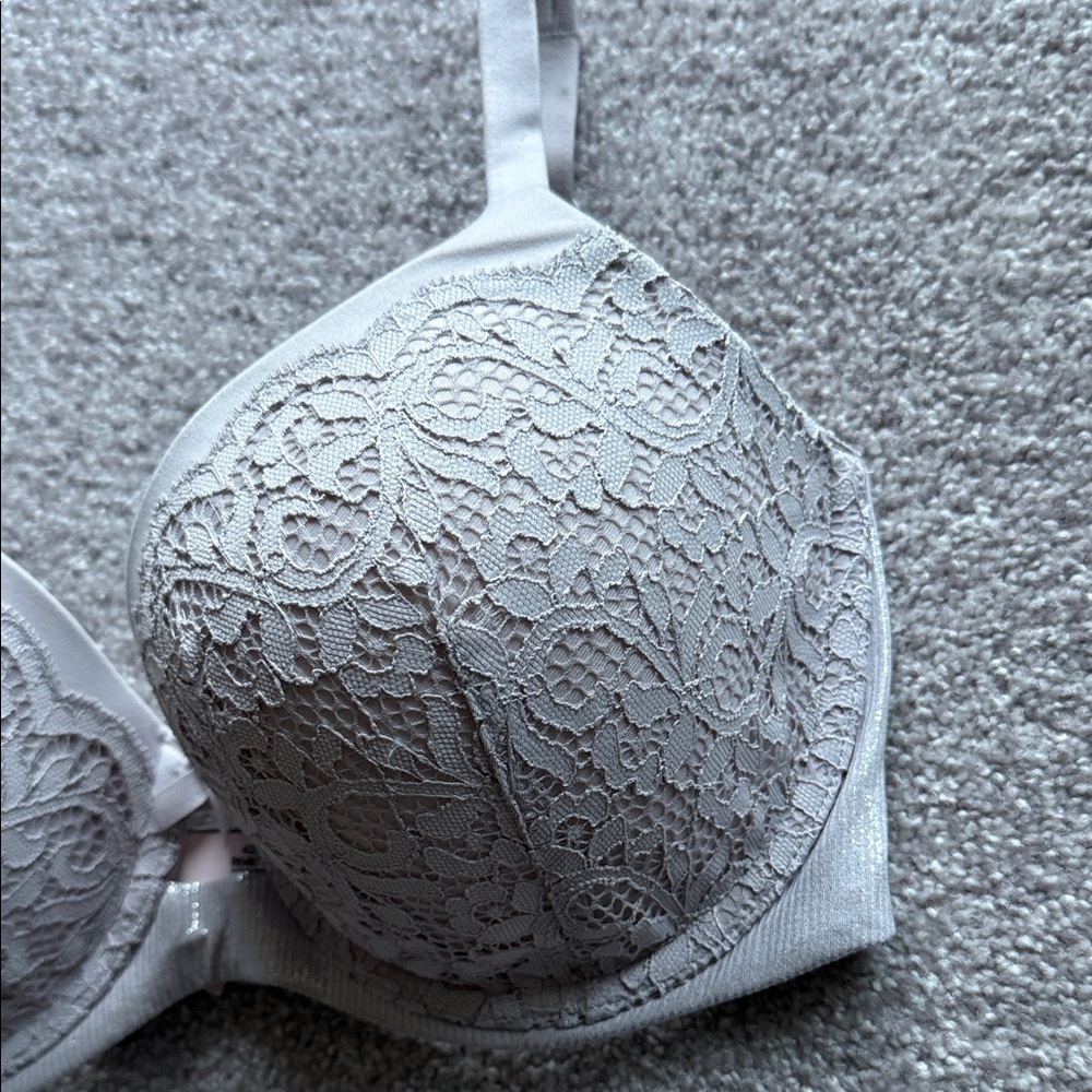 NWOT Victoria’s Secret Body by Victoria Lined Demi Bra - Picture 2 of 7